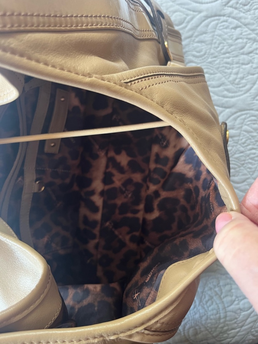 B. MAKOWSKY LiKE NEW Genuine Vachetta Leather Slouchy Shoulder Bag In Tan Color - Picture 12 of 14